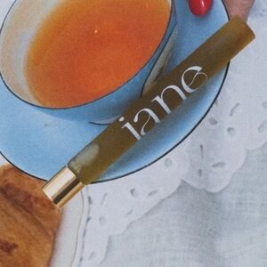 MODERN VANILLA jane oil NWT